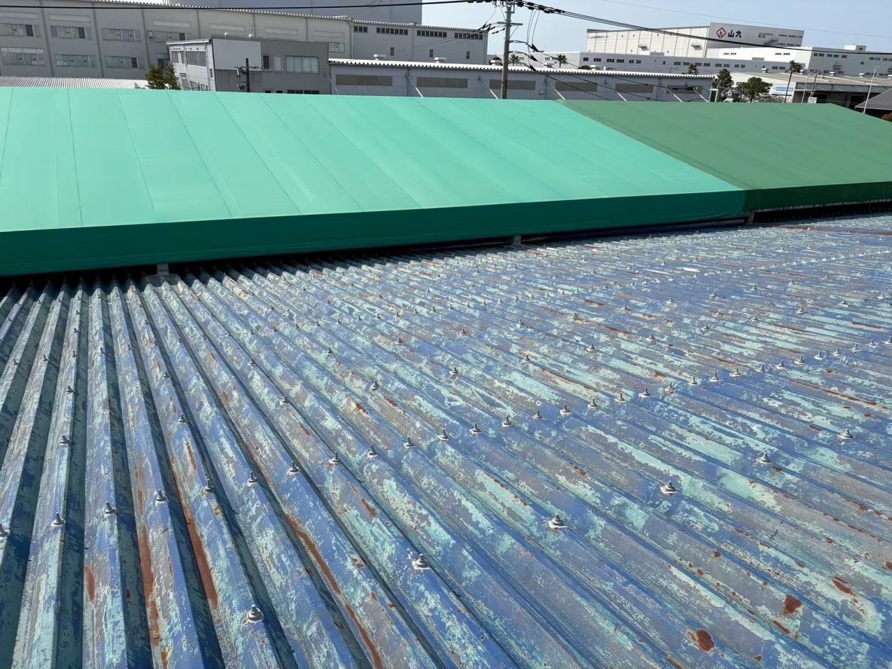 工場 折板屋根 施工前 全体
