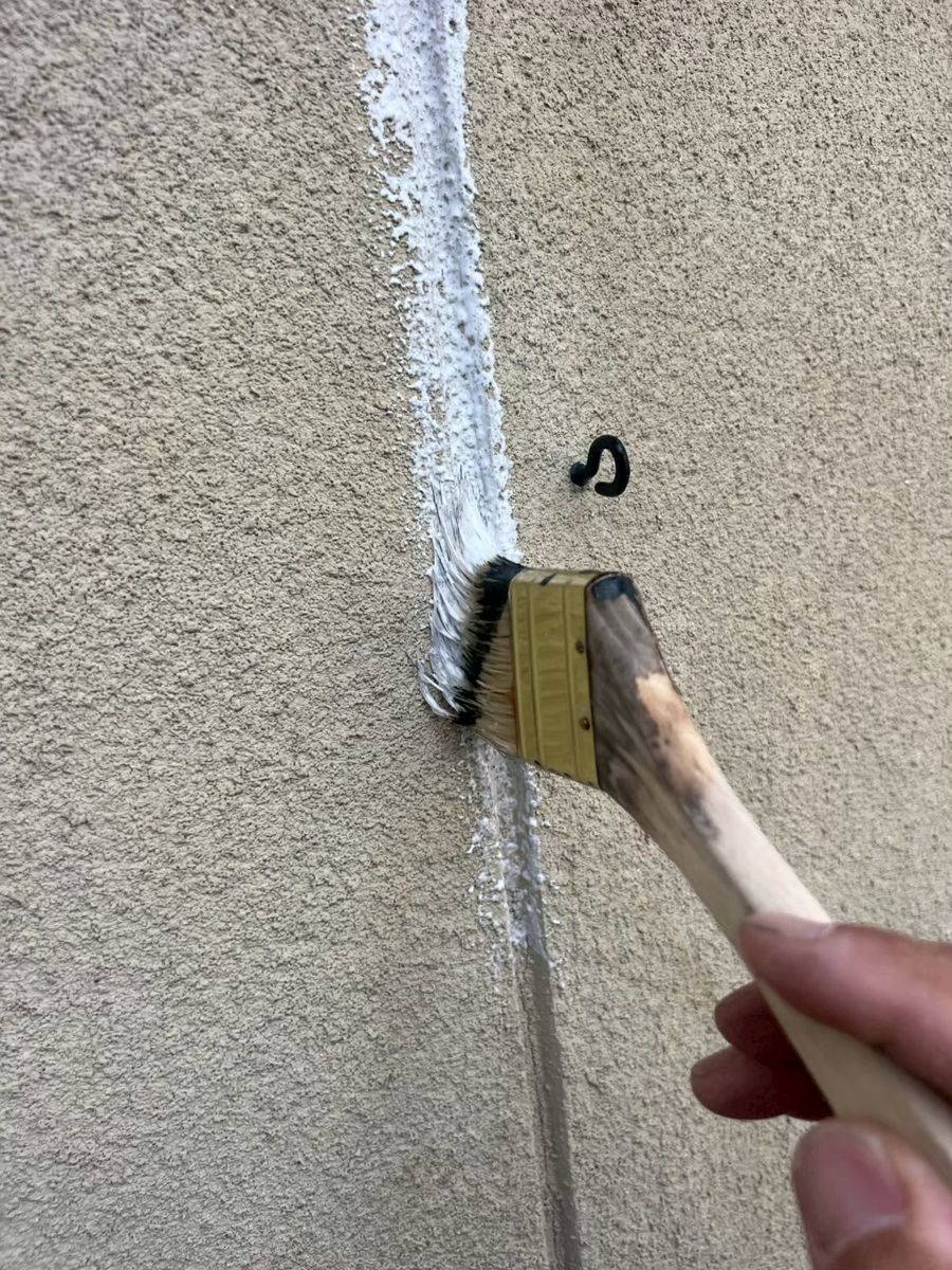 外壁ひび割れ補修