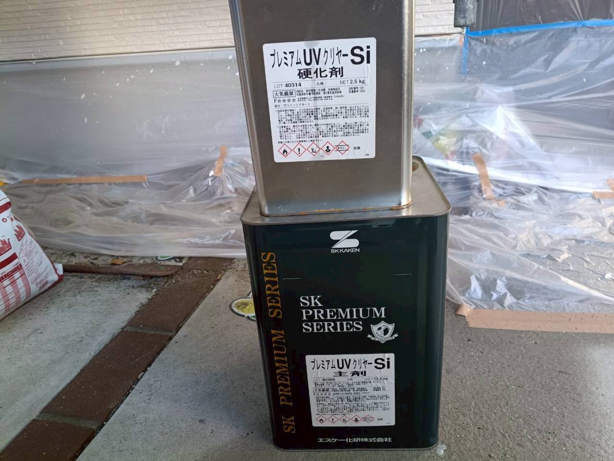 外壁に使ったUVクリヤー塗料（シリコン）